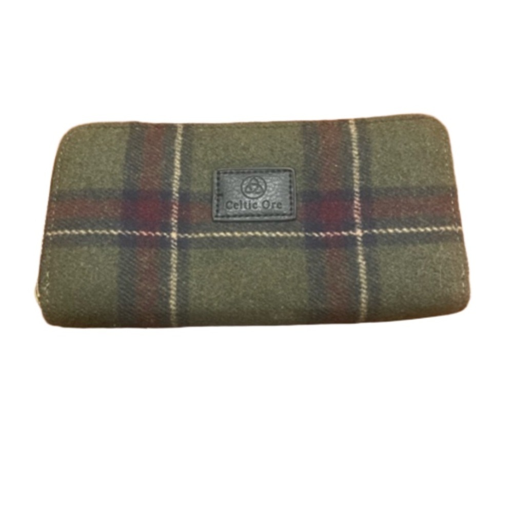 Celtic Ore tweed wool plaid zippy wallet in green, burgundy, navy. WLT